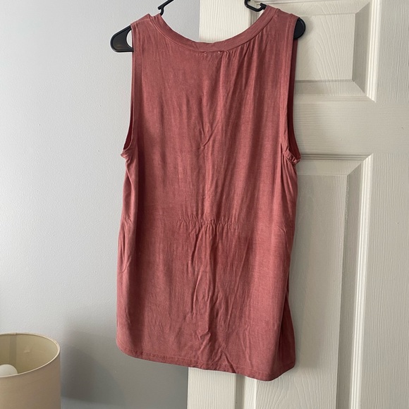 Dark mauve sleeveless top with button neck. Size Large. - Picture 3 of 3